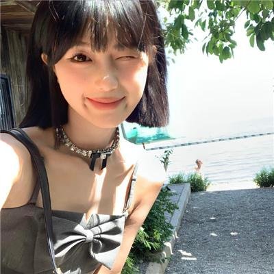水面之上海报